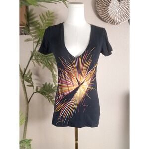 Nike Womens Black V-Neck Graphic T-Shirt Abstract Sunburst Cotton Tee RN56323